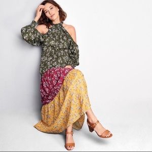 🔥5 For $25  Floral Cold Shoulder Maxi Dress